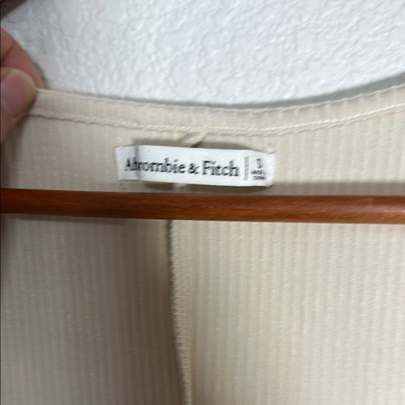 Abercrombie & Fitch Cream Rib Cap Sleeve Top Small - Picture 3 of 6